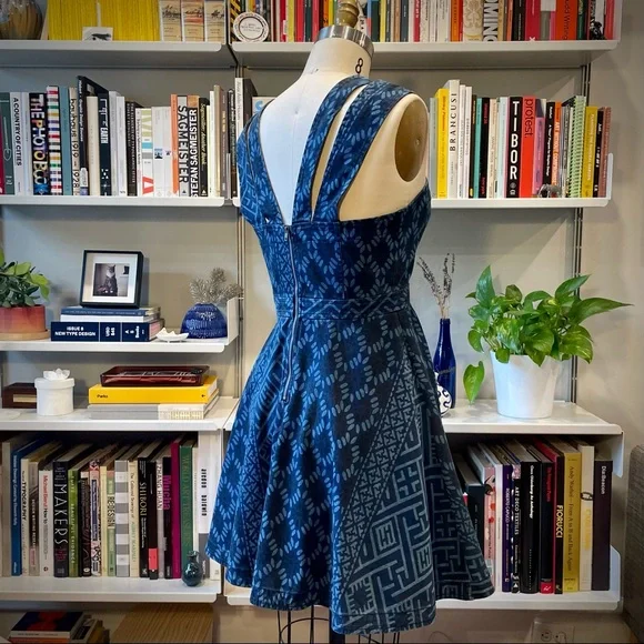 Anthro retro fit and flare dress with geometric print 🌺 denim party dress - Picture 3 of 4